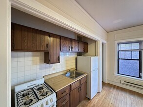 1307 Oak Ave, Unit M04R in Evanston, IL - Foto de edificio - Building Photo