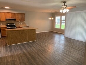 108 W Victoria Ct in Greenville, NC - Building Photo - Building Photo