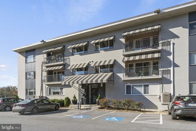 6301 Charles St in Baltimore, MD - Building Photo - Building Photo
