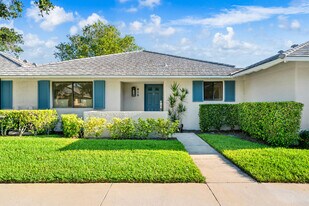 615 Club Dr in Palm Beach Gardens, FL - Building Photo