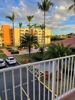 6990 NW 186th St in Hialeah, FL - Building Photo