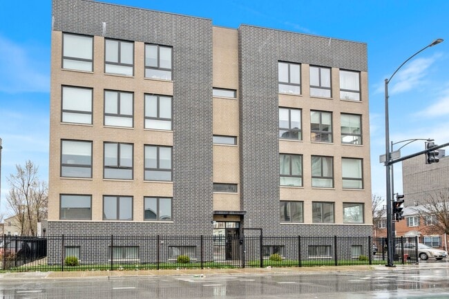 property at 2304 W Jackson Blvd