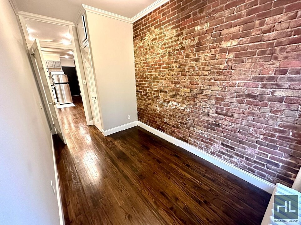Tenth Avenue in New York, NY - Building Photo