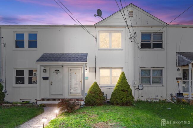 property at 21 Roosevelt Ct
