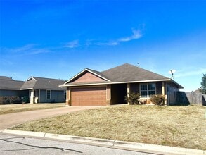 407 Laney St in Brenham, TX - Building Photo - Building Photo