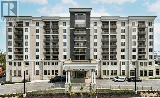 5698 Main St in Niagara Falls, ON - Building Photo - Building Photo