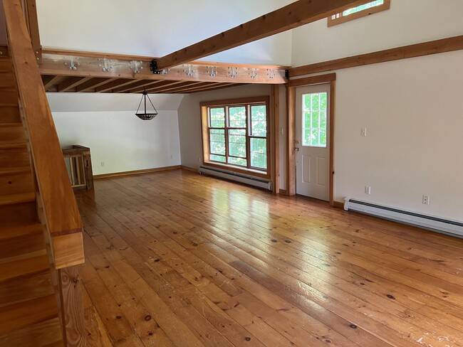 18 Maple Ave, Unit #2 in Freeport, ME - Building Photo - Building Photo