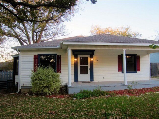 2714 Bolivar St in Denton, TX - Building Photo - Building Photo