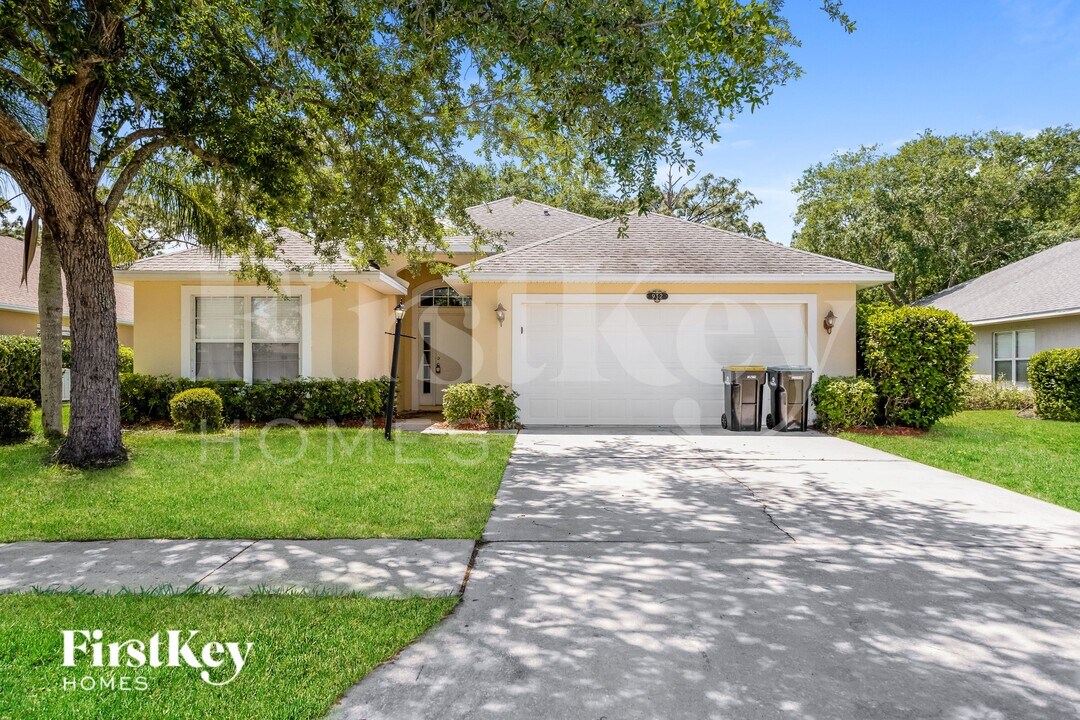932 Tavernier Cir NE in Palm Bay, FL - Building Photo