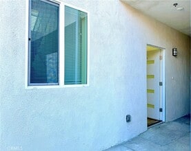 1002 E 33rd St in Los Angeles, CA - Building Photo - Building Photo