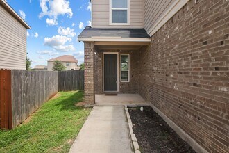 6811 Beltran Pass in San Antonio, TX - Building Photo - Building Photo