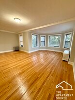 6901 S Paxton Ave in Chicago, IL - Building Photo