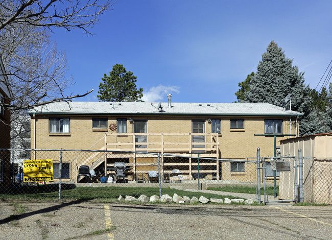 2386 S Linden Ct in Denver, CO - Building Photo - Building Photo