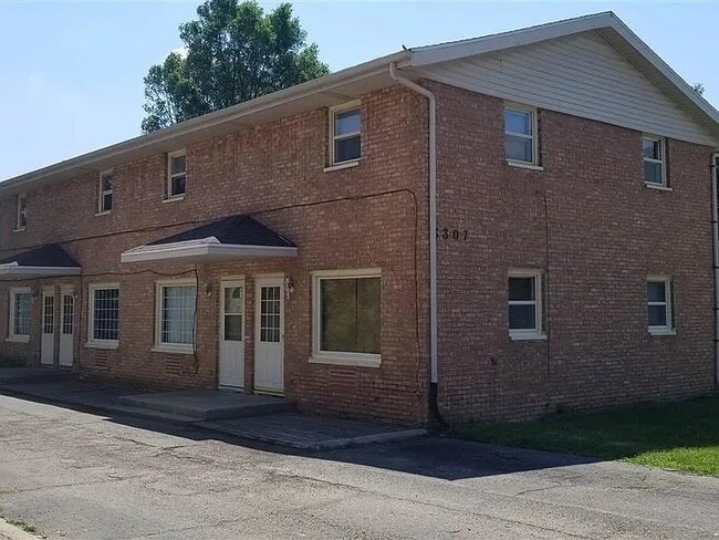3307 Searles Ave in Rockford, IL - Building Photo - Building Photo