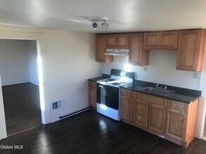 1001 19th St in Watervliet, NY - Building Photo - Building Photo