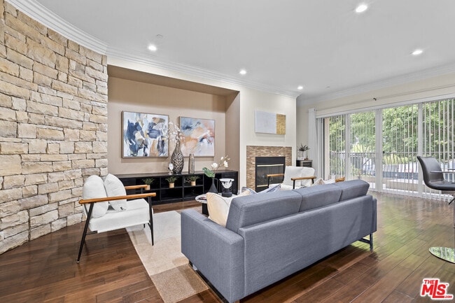 property at 4848 Wilshire Blvd