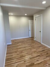 15 Summer St, Unit Side in Easthampton, MA - Building Photo - Building Photo