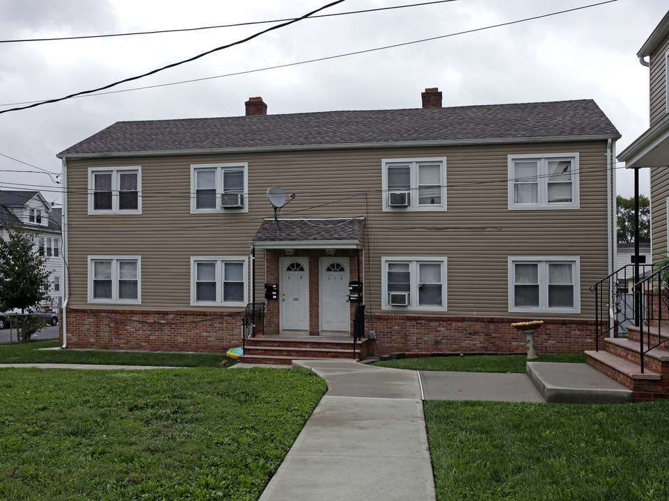 1027-1033 Stanton Ave in Elizabeth, NJ - Building Photo