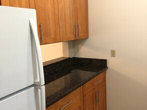 4008 Farm Hill Blvd in Redwood City, CA - Building Photo - Building Photo