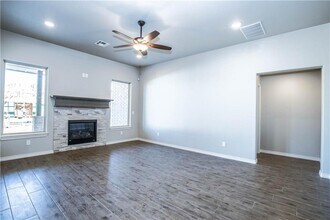 10005 NW 142nd in Yukon, OK - Building Photo - Building Photo