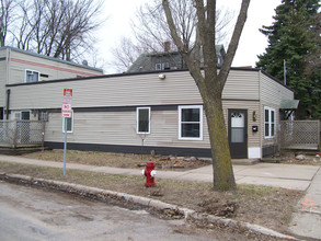 830 5th Ave SE in Minneapolis, MN - Building Photo - Building Photo