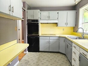 1722 147th Ave SE in Bellevue, WA - Building Photo - Building Photo