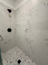 762 1/2 N Ridgewood Pl, Unit 762 1/2 in Los Angeles, CA - Building Photo - Building Photo