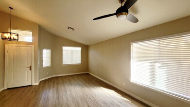 2417 Wild Ginger Ln in Las Vegas, NV - Building Photo - Building Photo