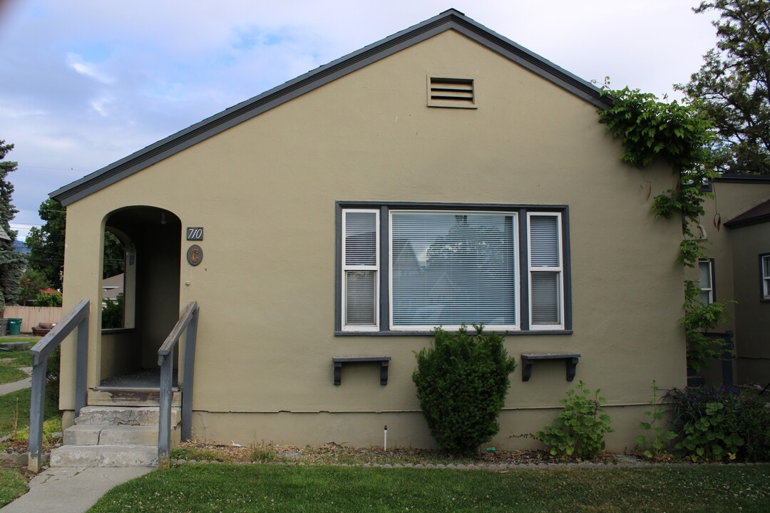 710 Monroe St, Unit C in Wenatchee, WA - Building Photo