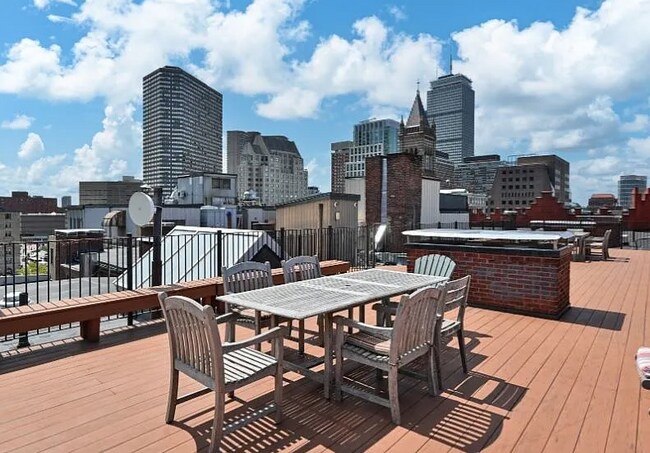 271 Dartmouth St, Unit 2F in Boston, MA - Foto de edificio - Building Photo