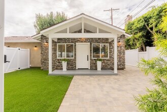 14902 Hesby St in Los Angeles, CA - Building Photo - Building Photo