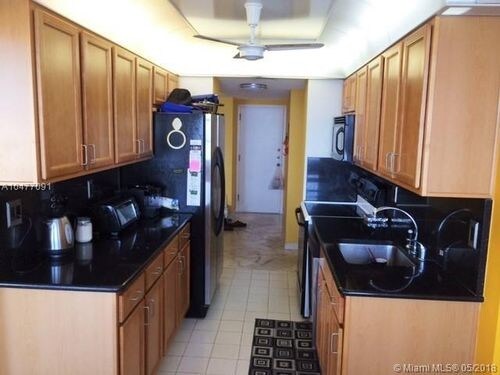 251 174th St-Unit -8A in Sunny Isles Beach, FL - Building Photo