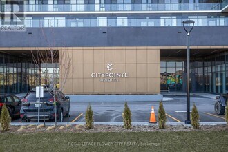 15 Skyridge Dr in Brampton, ON - Building Photo - Building Photo