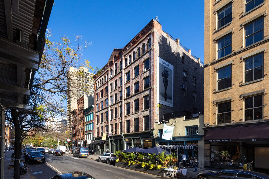 465-469 W Broadway in New York, NY - Building Photo