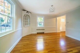 33 Jackson Rd in Wellesley, MA - Building Photo - Building Photo