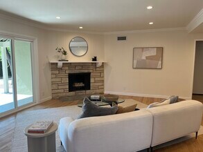 6945 Cedros Ave in Van Nuys, CA - Building Photo - Building Photo