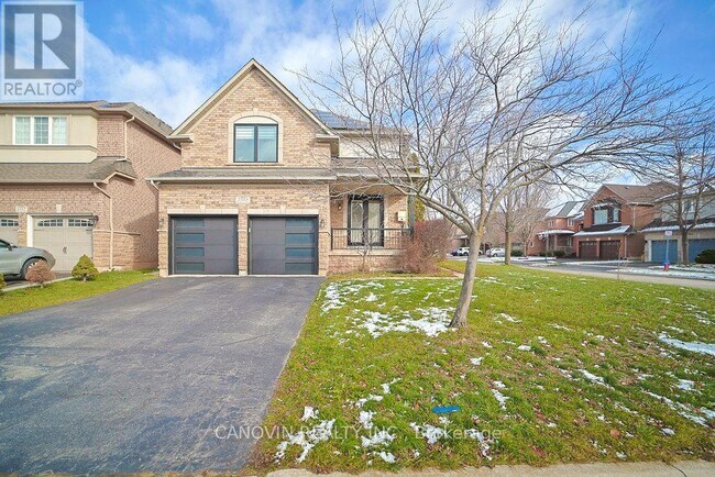 2353 Woodcrest Dr in Oakville, ON - Building Photo - Building Photo