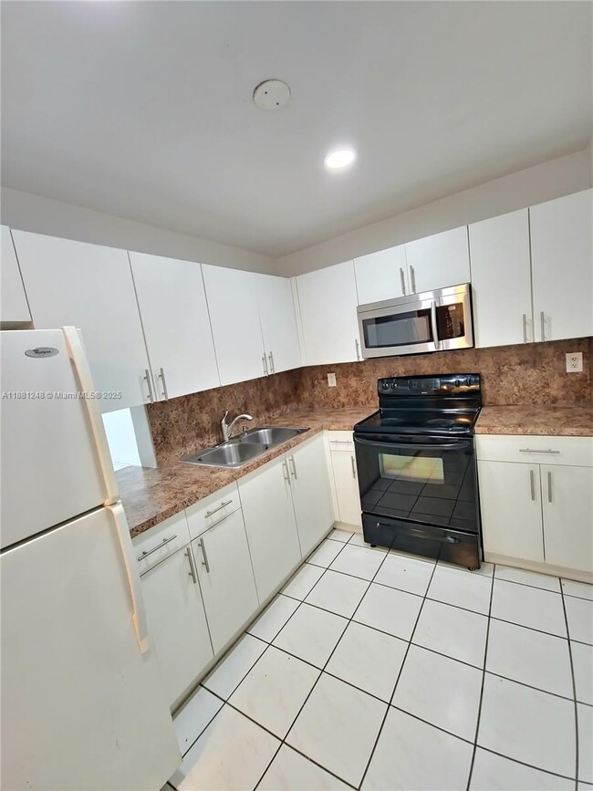 5705 W 20th Ave in Hialeah, FL - Building Photo - Building Photo
