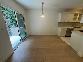 6345 Primrose Ave, Unit 7 in Los Angeles, CA - Building Photo - Building Photo