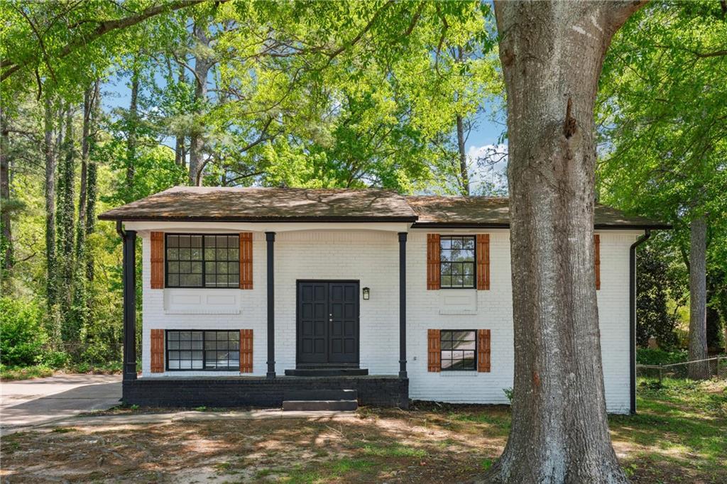 1421 Iron Gate Blvd in Jonesboro, GA - Building Photo