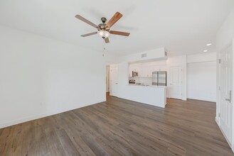 114 Shannon Pkwy in Visalia, CA - Building Photo - Building Photo