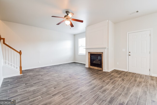 8904 Crestview Cir in Union City, GA - Building Photo - Building Photo