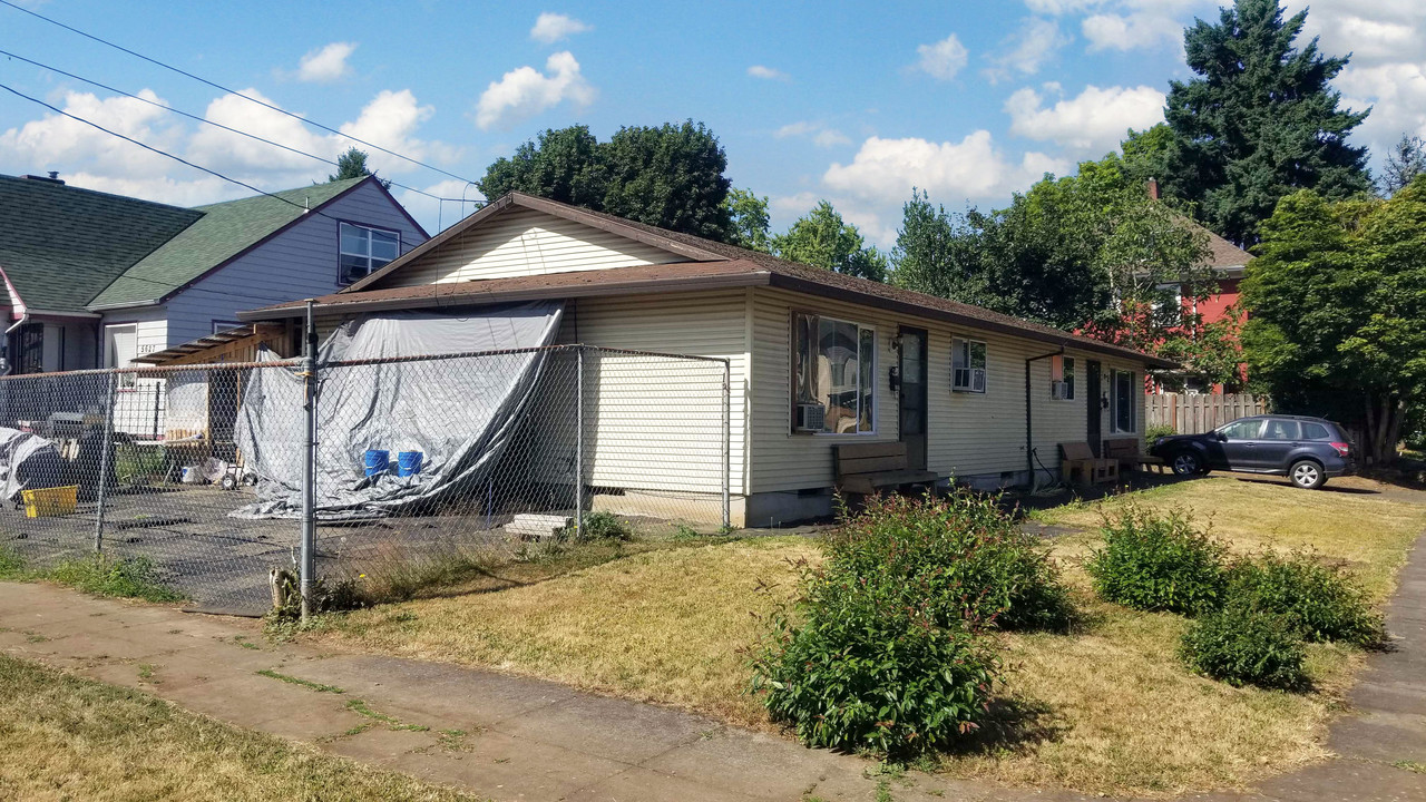 1206 N Jessup St in Portland, OR - Building Photo