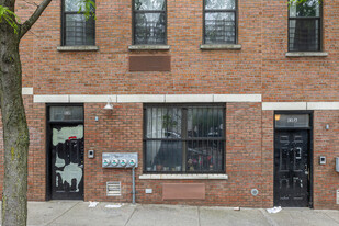 131 Stanhope St in Brooklyn, NY - Foto de edificio - Building Photo