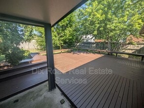 8881 Davidgate Dr in Huber Heights, OH - Building Photo - Building Photo