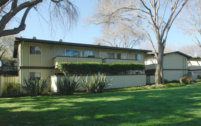 The Laurelwood in Santa Clara, CA - Building Photo - Building Photo