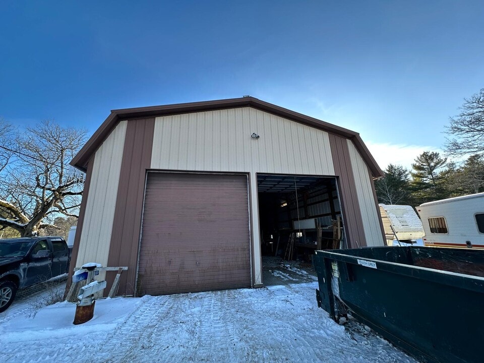 3375 County Road V in Sturgeon Bay, WI - Building Photo
