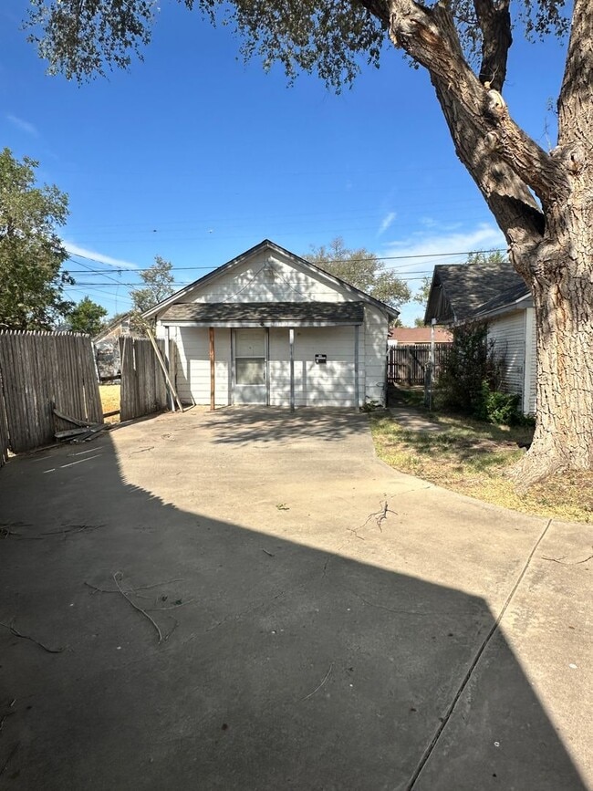 property at 3602 S Polk St