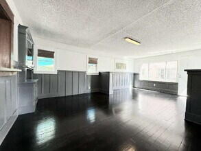 1661 W 36th Pl in Los Angeles, CA - Building Photo - Building Photo