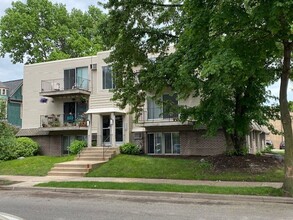 2655 Colfax Ave S in Minneapolis, MN - Building Photo - Interior Photo